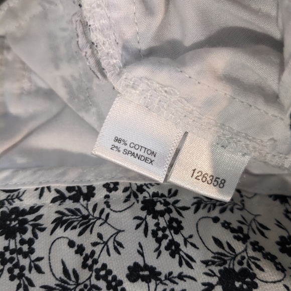 Ann Taylor White and Black Floral Cotton Capris size 4 - Picture 7 of 12